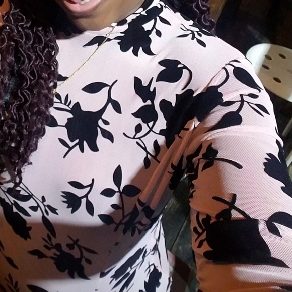 Top - Picture 2 of 2